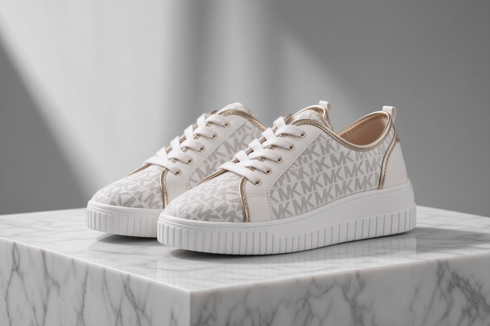 Tenis de plataforma Michael Kors monograma Gold Luminary